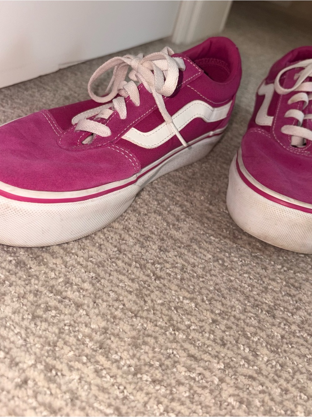 Vans Suede classic Bright Pink Sneakers Skater Shoes Skateboard Womens size 10 - Picture 8 of 13